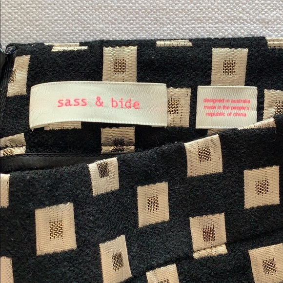 Sass & Bide “Strike A Pose” Black/Metallic Gold Shorts with pockets US Size 4 - Picture 5 of 15